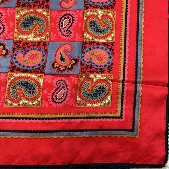 Vibrant silk Paisley Red Scarf - Picture 3 of 7